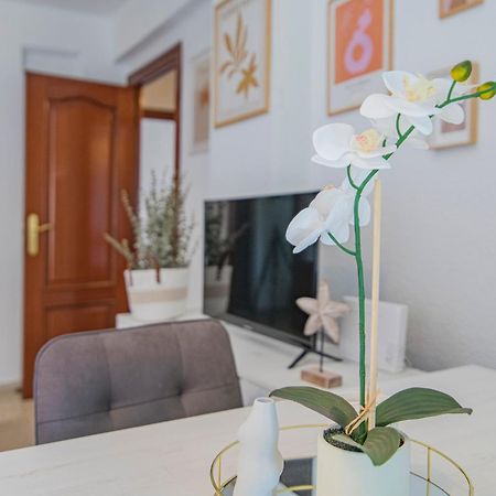 Delfin Retreat Con Terraza Junto A Parada De Metro Granada Kültér fotó