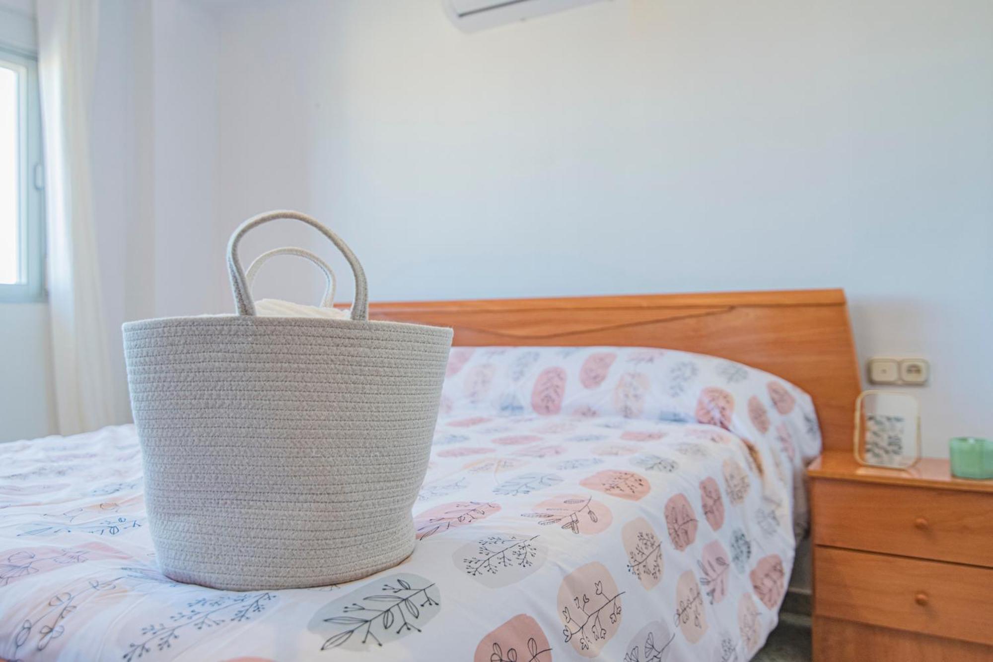 Delfin Retreat Con Terraza Junto A Parada De Metro Granada Kültér fotó