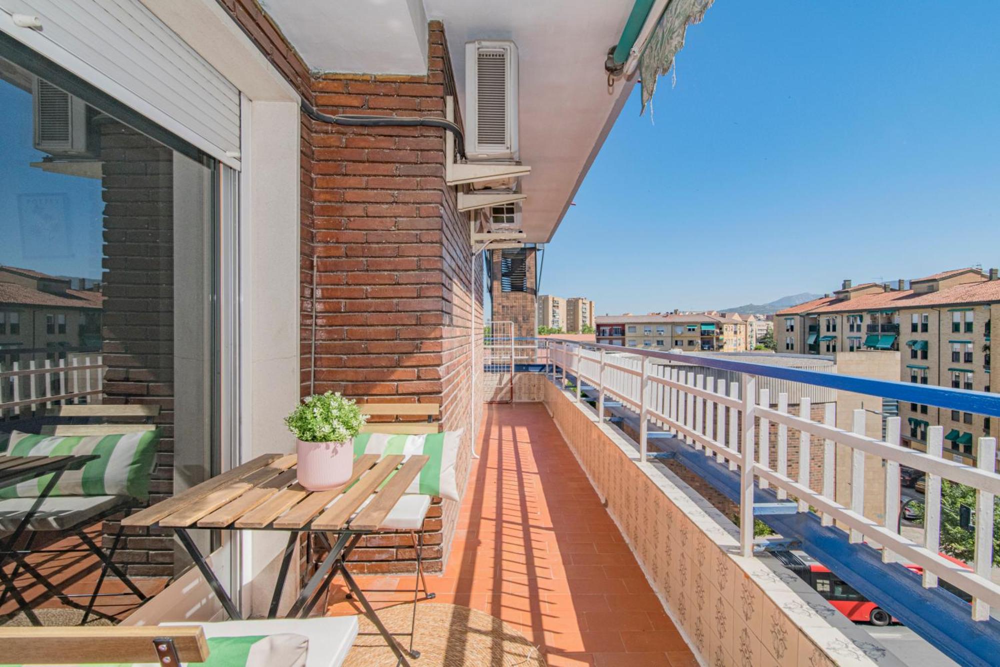 Delfin Retreat Con Terraza Junto A Parada De Metro Granada Kültér fotó