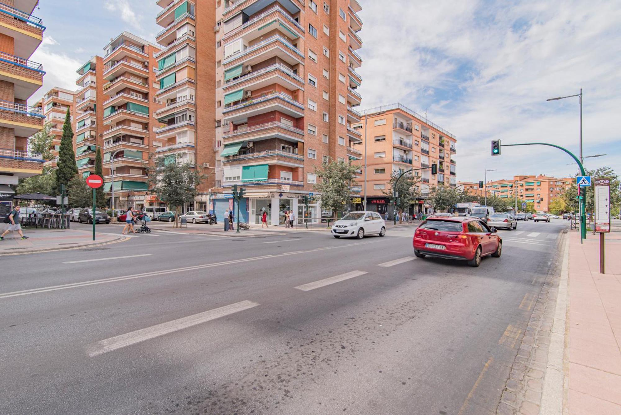 Delfin Retreat Con Terraza Junto A Parada De Metro Granada Kültér fotó