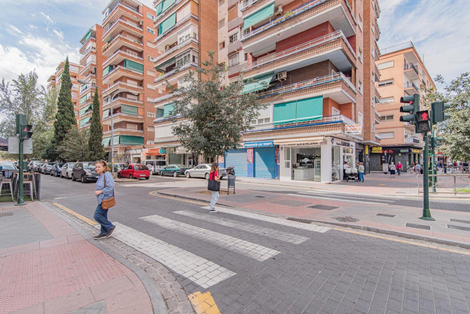 Delfin Retreat Con Terraza Junto A Parada De Metro Granada Kültér fotó